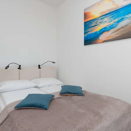 Διαμέρισμα Family In With Parking And Playground By Renters *