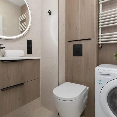 Family In With Parking And Playground By Renters Apartment Gdynia